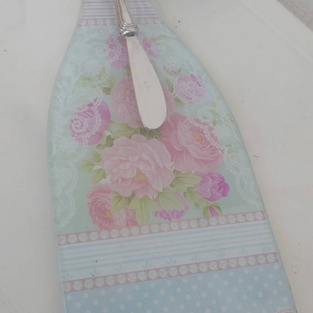 Floral Cheese Board with Spreader 🆕 - Picture 8 of 8